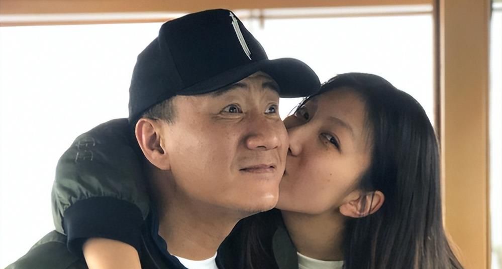 嫁给胡军23年靠啤酒定情婚后生活红红火火卢芳才是嫁对了人