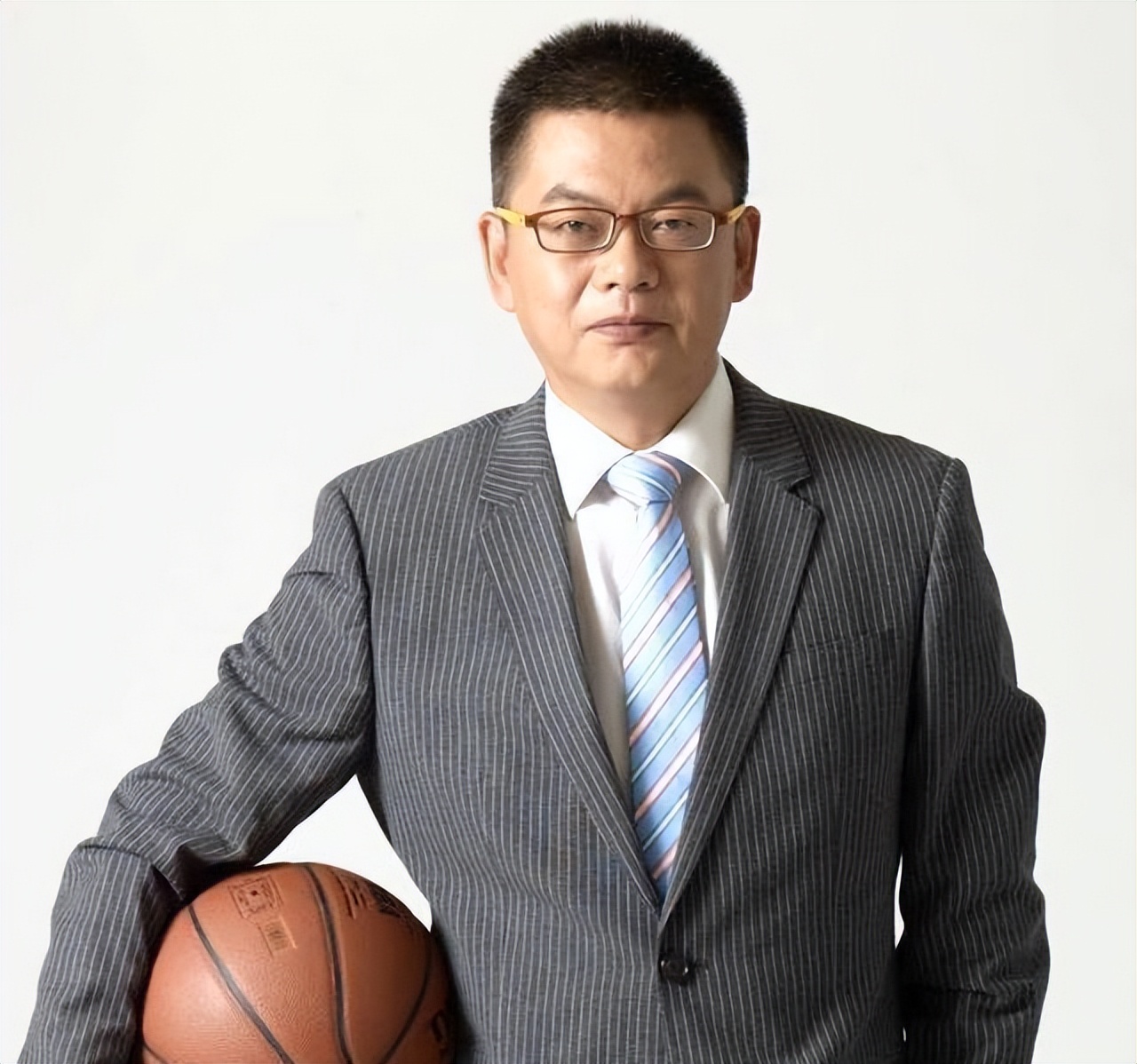 苏群中肯点评指出独行侠2大隐患勇士晋级总决赛悬念不大