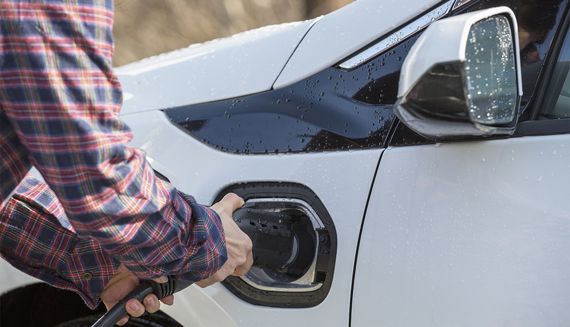 山东出台鼓励汽车消费政策：7月前购新能源车最高获6000元消费券