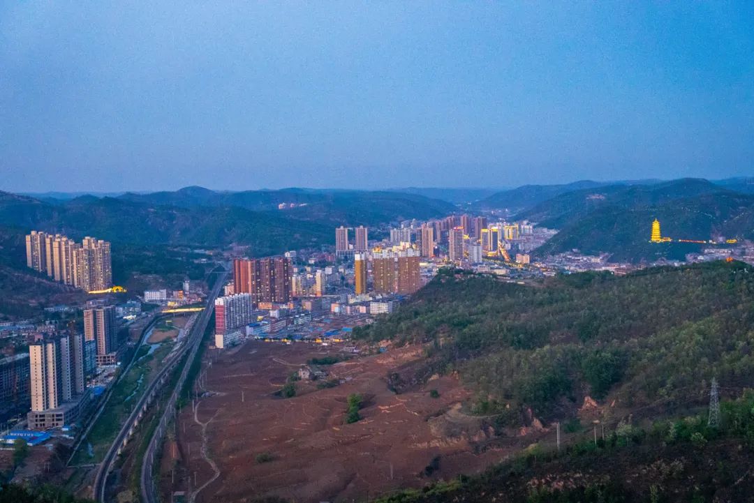 子长市:我们的新时代,让城市愈加美丽多彩|延安市_新浪新闻