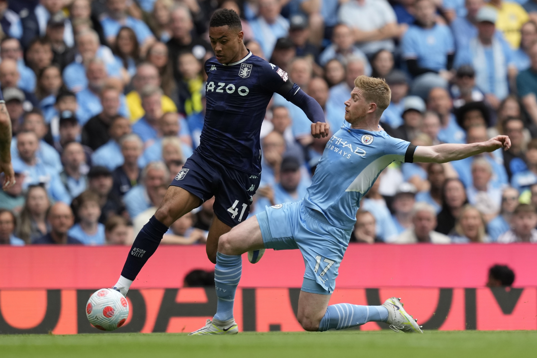 足球英超联赛曼城夺冠