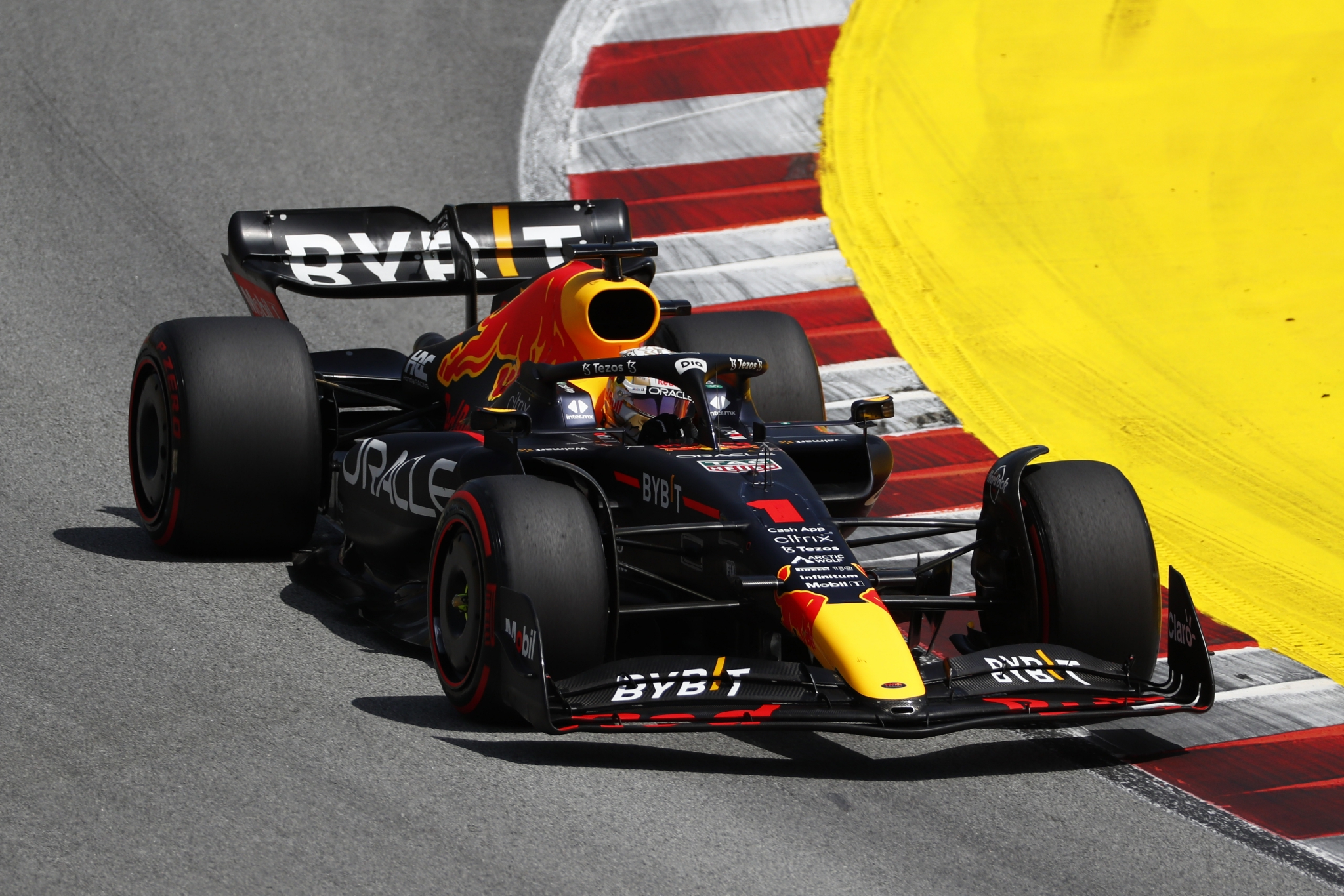 赛车f1西班牙大奖赛维斯塔潘夺冠