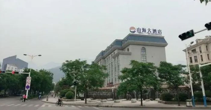 经营国家明令禁止经营的河豚活鱼泰安一家大酒店被罚款2万元