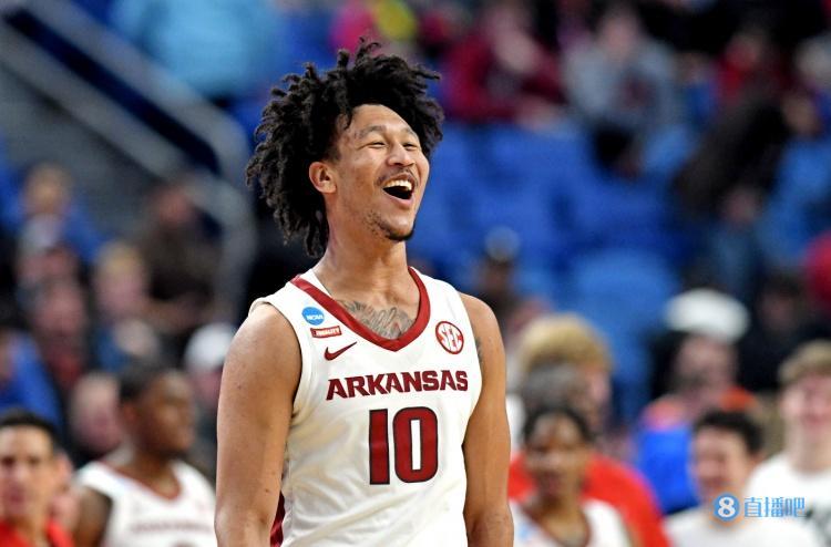 美记老鹰独行侠试训越南裔前锋杰林威廉姆斯