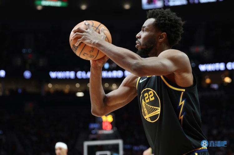 魔术师：维金斯正面劈扣东契奇 打出了我所见过他的最好篮球休闲区蓝鸢梦想 - Www.slyday.coM