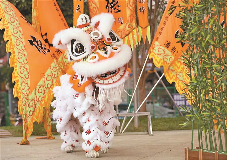 "深圳踏青日"南狮展演传承岭南文化|醒狮|岭南|龙狮_新浪新闻