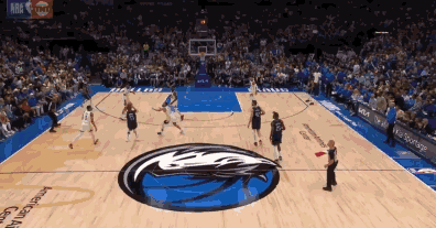 东契奇压哨三分命中。