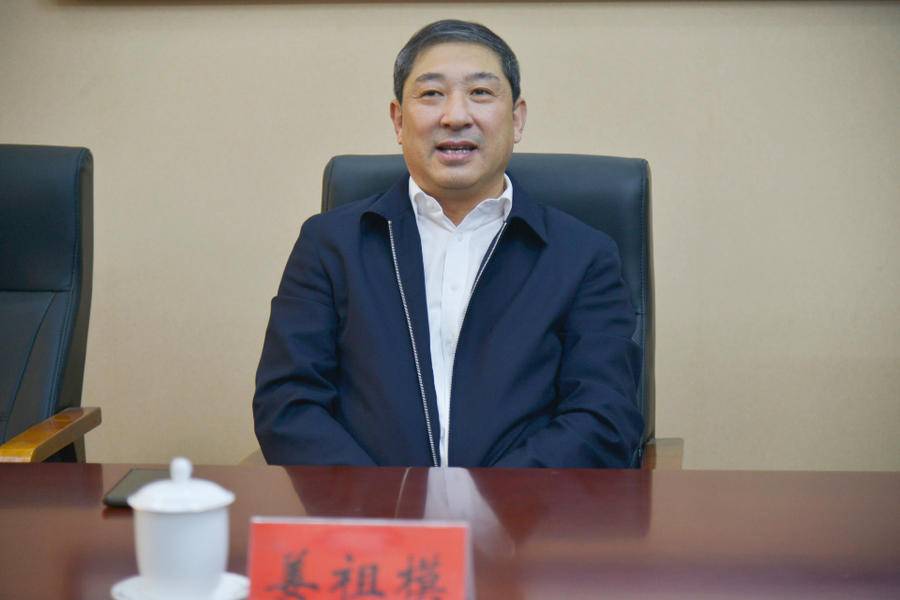 陈光调研古贝春集团古贝春有能力为振兴鲁酒做出更大贡献