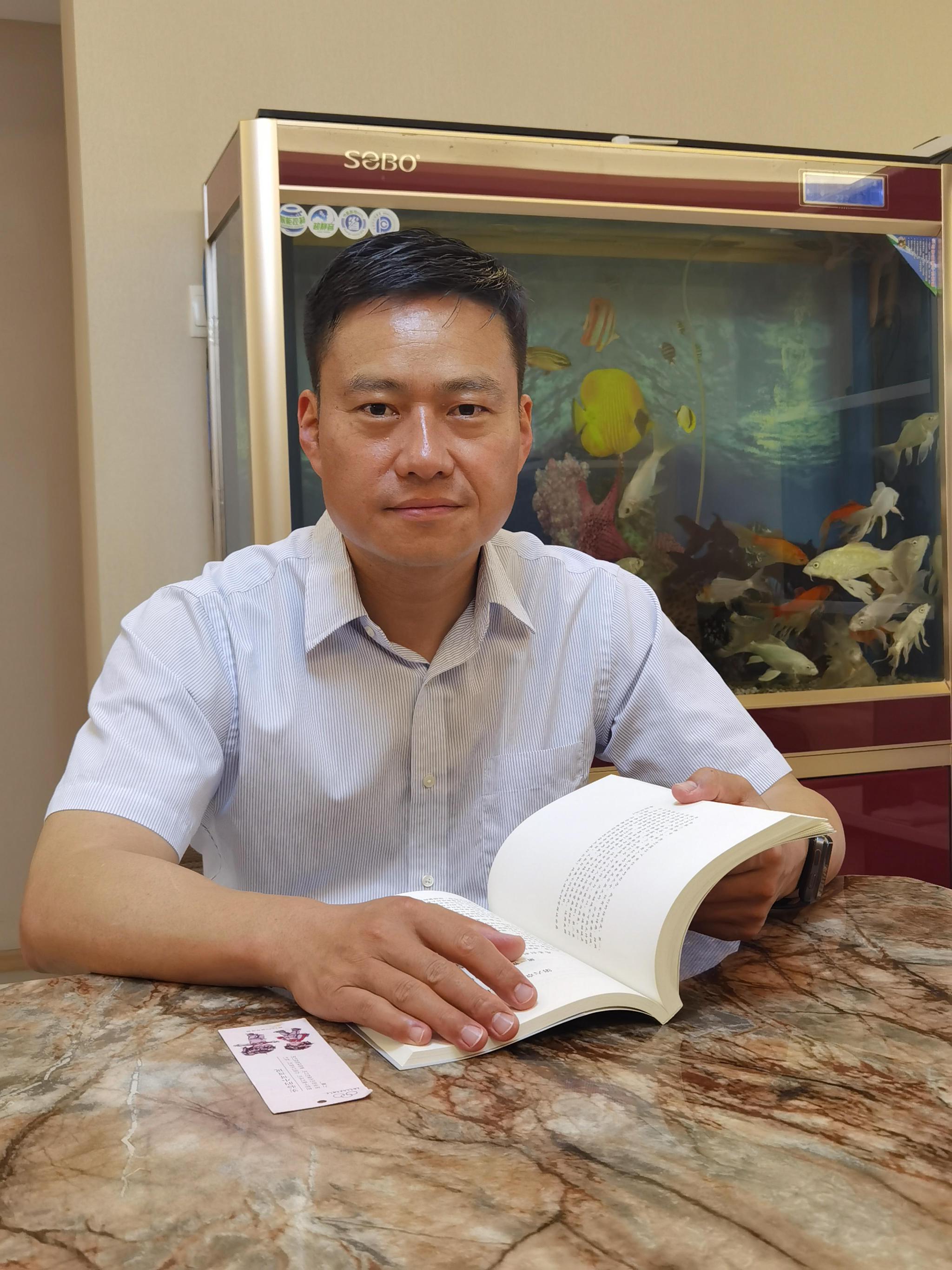 云南省昆明市晋宁区委副书记李松.受访者供图