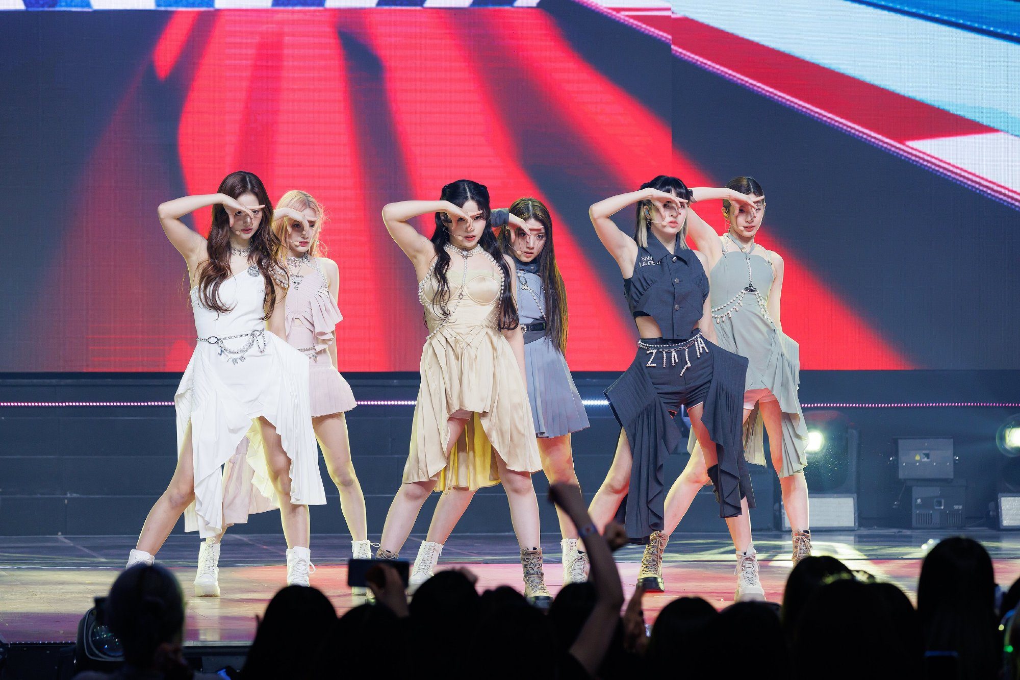 jyp女团nmixx签售会让粉丝跪着韩流网友破防直言花钱受侮辱