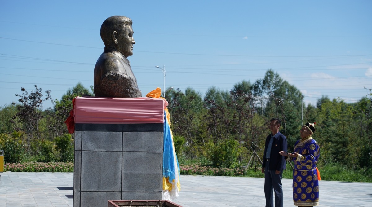 牧民省长尕布龙质朴之中有大爱风雪过后见真情