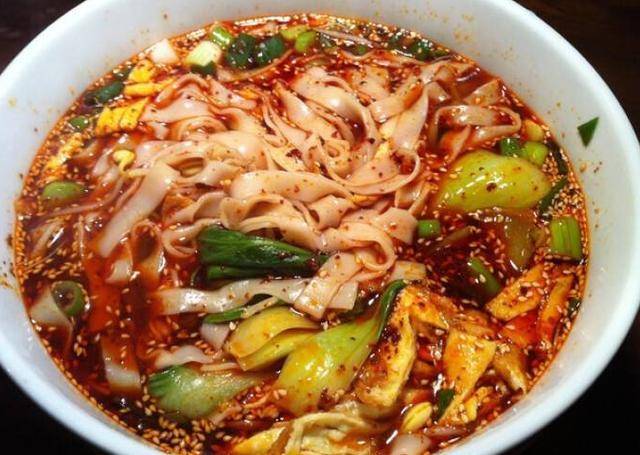 劲道爽滑的刀削面,早餐最爱吃|酸汤面|刀削面|辣子_新浪新闻