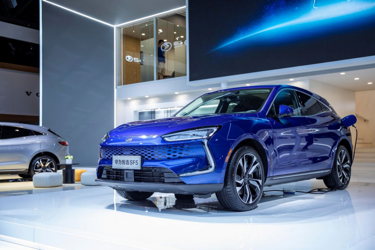 极狐阿尔法s华为hi版正式上市不造车的华为食言了