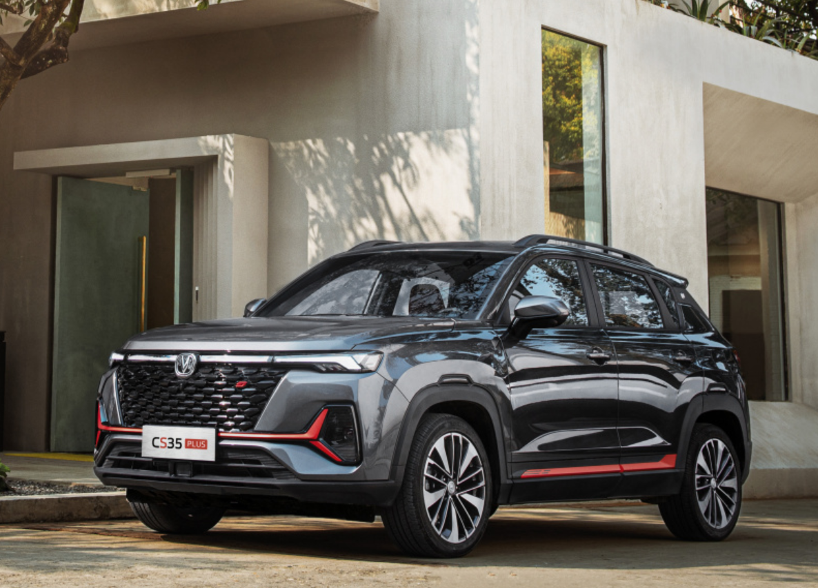 颜值在线配置升级2022款长安cs35plus699万起售