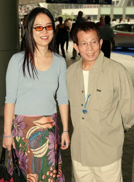 二婚被宠成公主!翁静晶晒58岁生日照,老公何猷彪送粉色蛋糕休闲区蓝鸢梦想 - Www.slyday.coM 二婚被宠成公主!翁静晶晒58岁生日照,老公何猷彪送粉色蛋糕休闲区蓝鸢梦想 - Www.slyday.coM