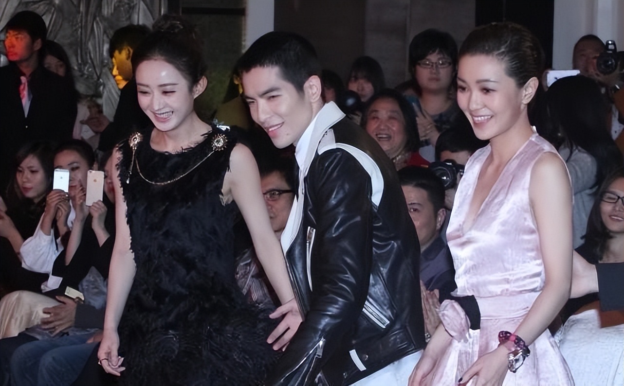 赵丽颖,郭采洁同台比瘦,同样是穿公主裙,但看着味道却不一样__财经