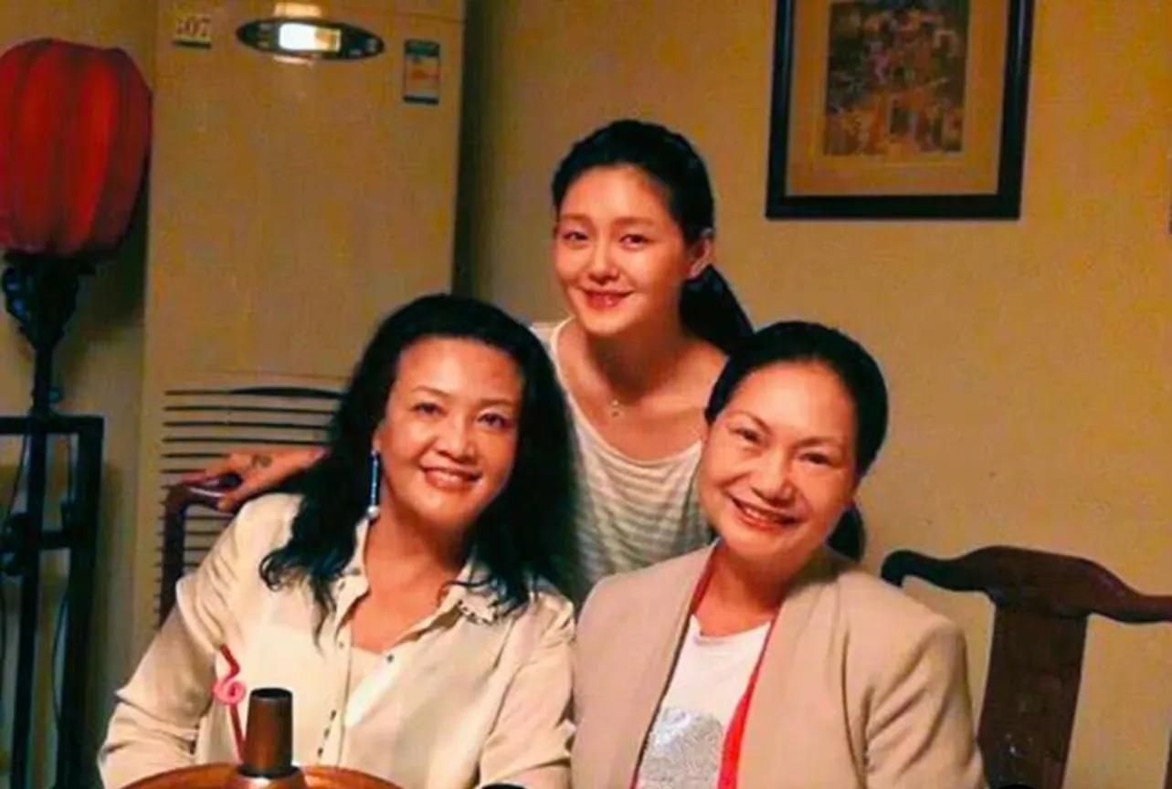 S妈又曝大瓜,女儿曾撮合自己和汪小菲的爸爸,现在不让和他说话休闲区蓝鸢梦想 - Www.slyday.coM