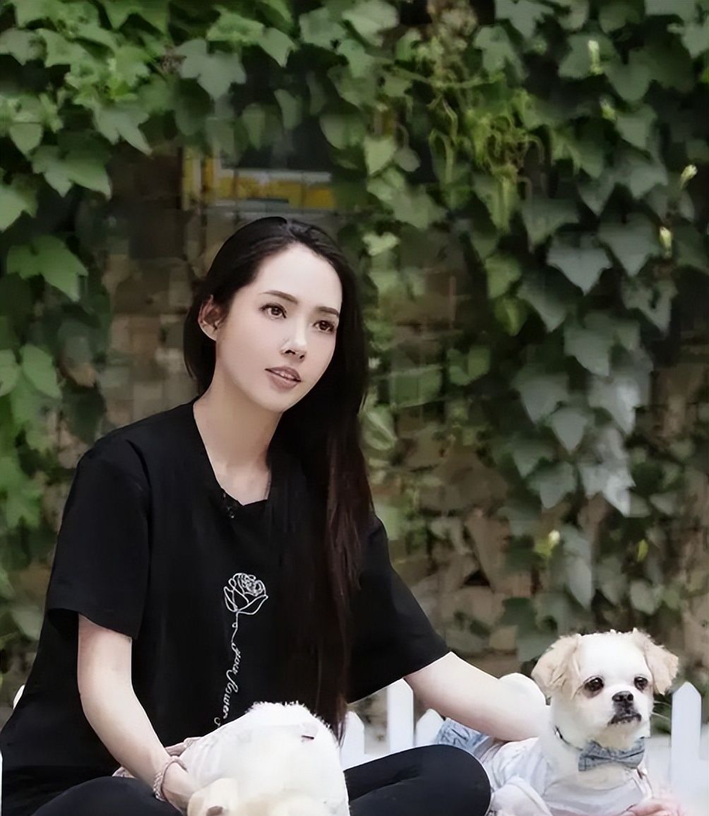 郭碧婷待产住寒酸娘家向太不舍孙女小奶黄女儿太懂事郭爸感动