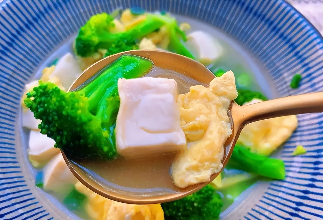 建议女人:35岁后,多吃这5种食物,越吃越有精神,皮肤好气色佳休闲区蓝鸢梦想 - Www.slyday.coM 建议女人:35岁后,多吃这5种食物,越吃越有精神,皮肤好气色佳休闲区蓝鸢梦想 - Www.slyday.coM