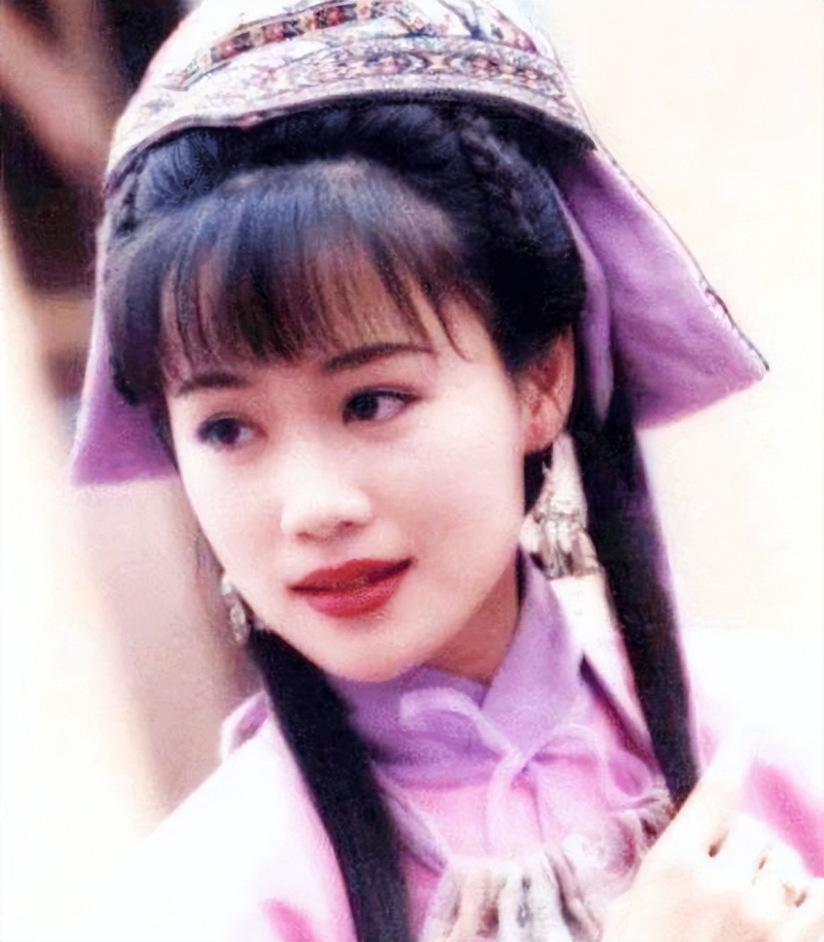 梁小冰好甜漂亮的眼睛和协调的五官真能拯救塌鼻子