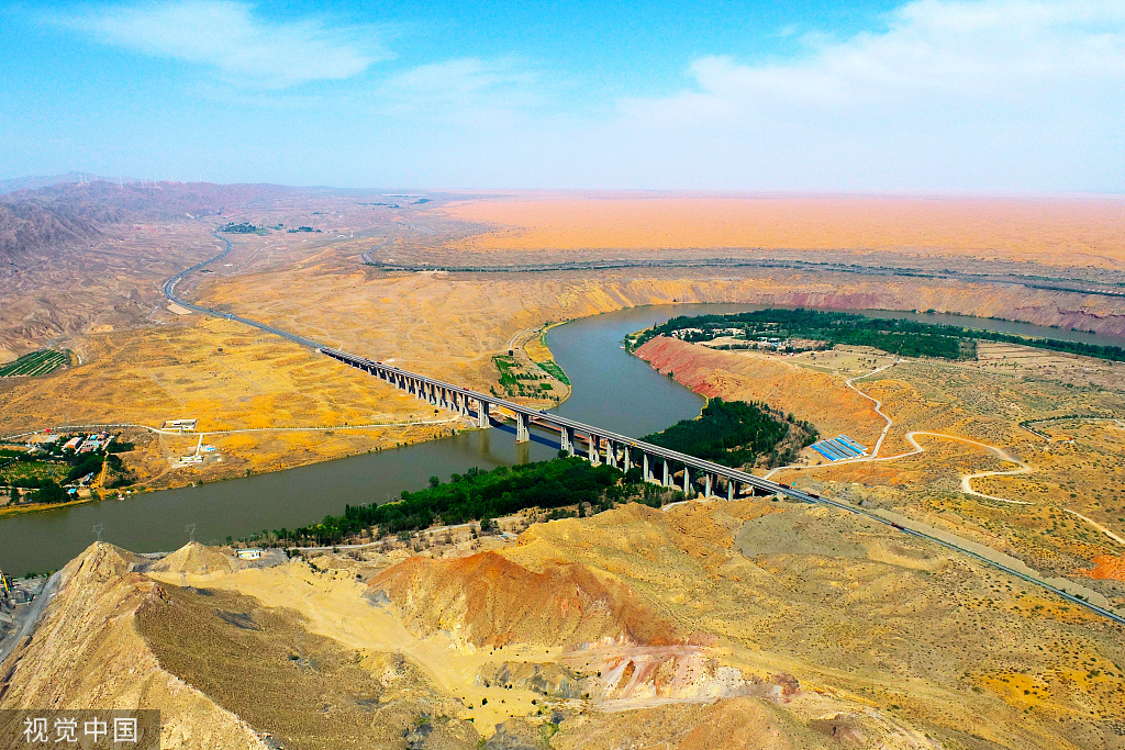 宁夏中卫:航拍黄河风光 沙漠与绿洲相映成景|宁夏|航拍|中卫市_新浪新