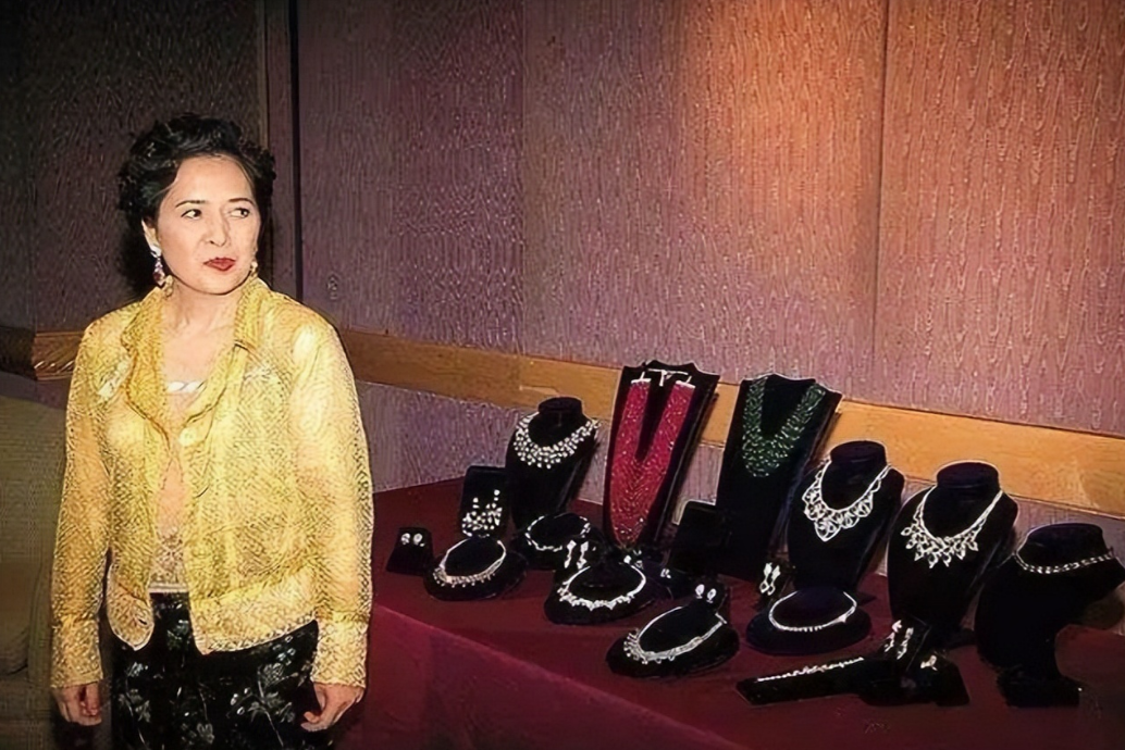 宝咏琴这一生成就了刘銮雄却没能放过自己