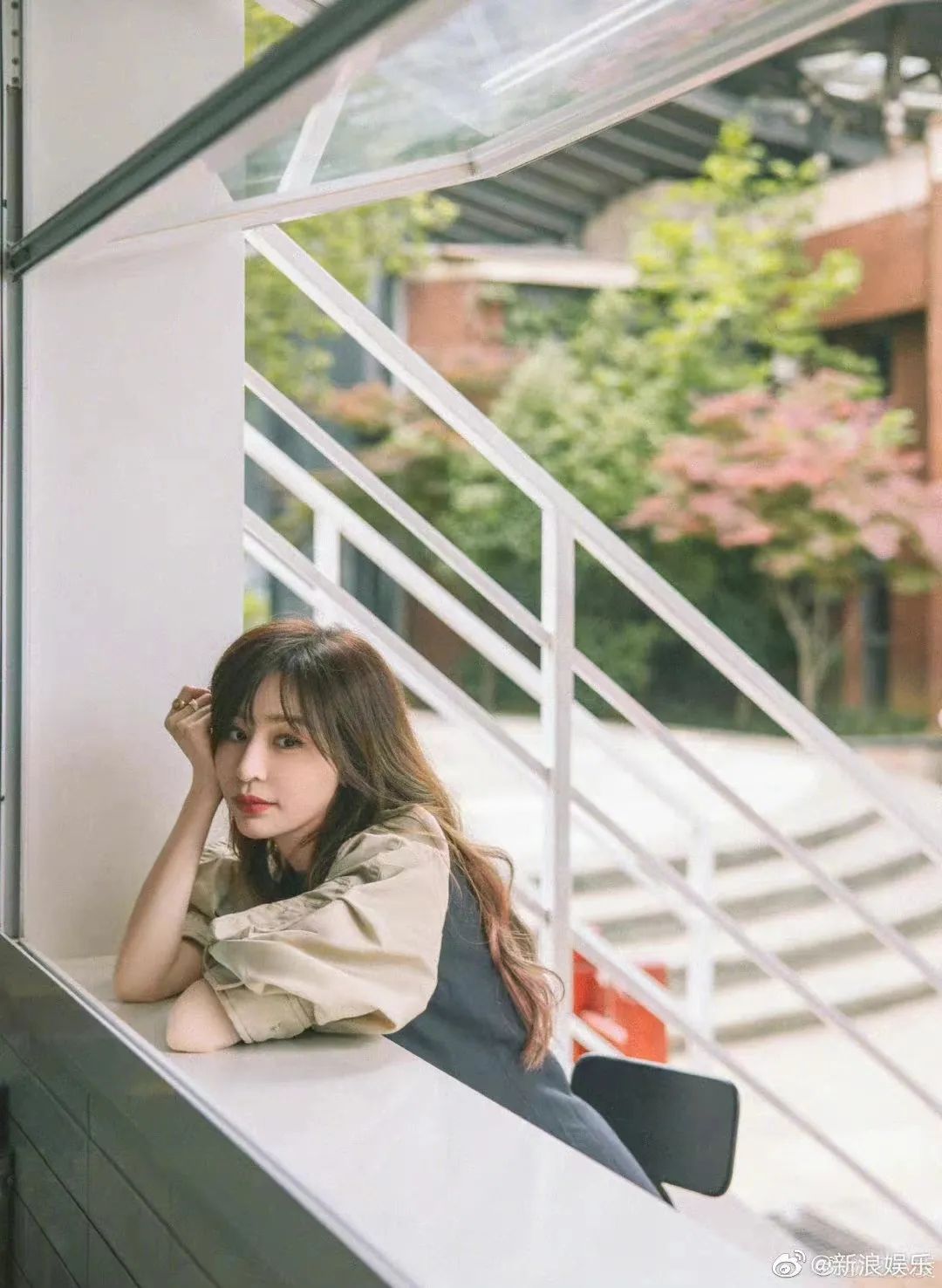 《乘风破浪》舞台上重演老歌《爱你》，青春记忆里的甜妹还在，王心凌治愈粉丝也治愈了自己休闲区蓝鸢梦想 - Www.slyday.coM