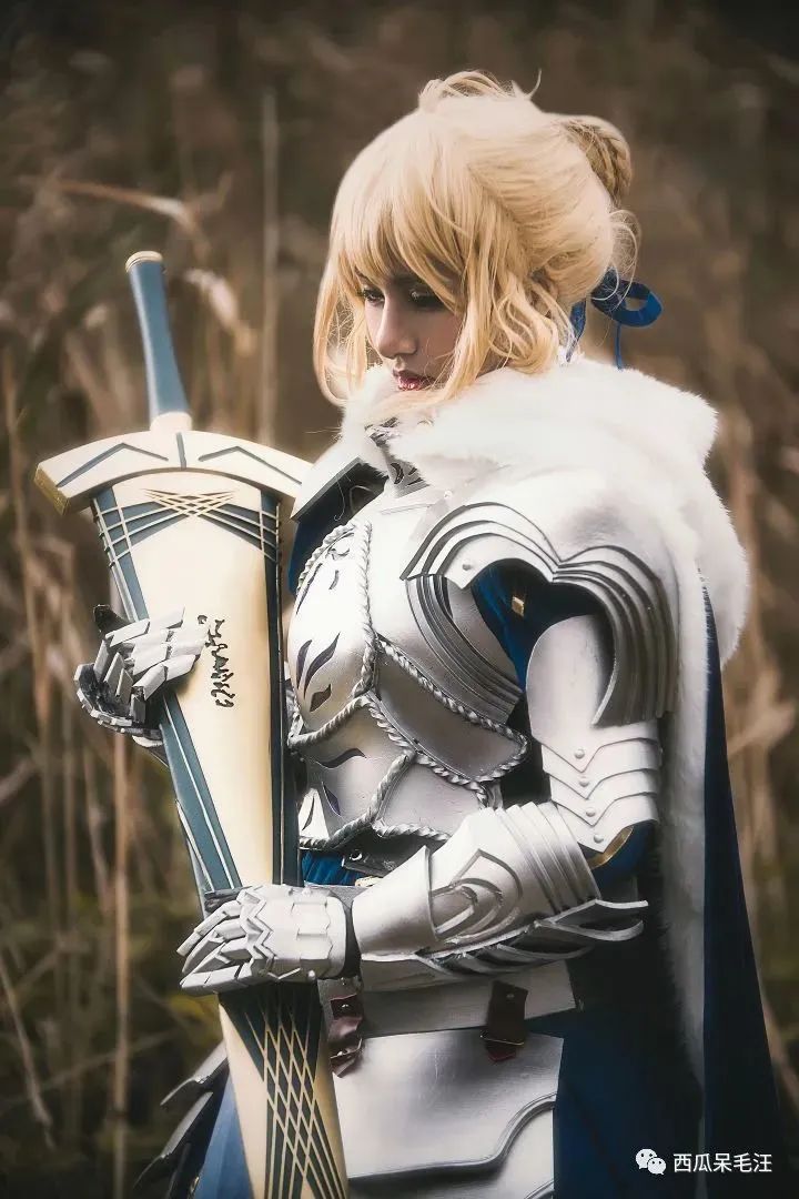 你仍然能找到一块相对空旷的草地来拍摄fate系列里的呆毛王阿尔托利亚