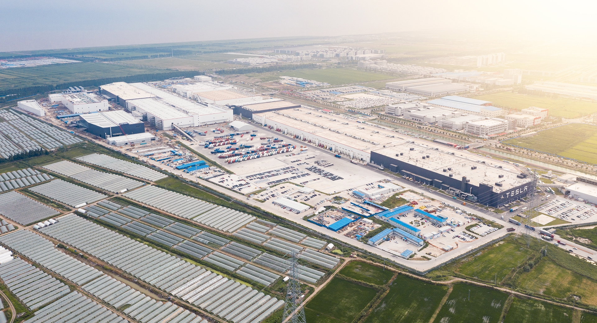 特斯拉上海工厂复工 日产量将达2,600辆