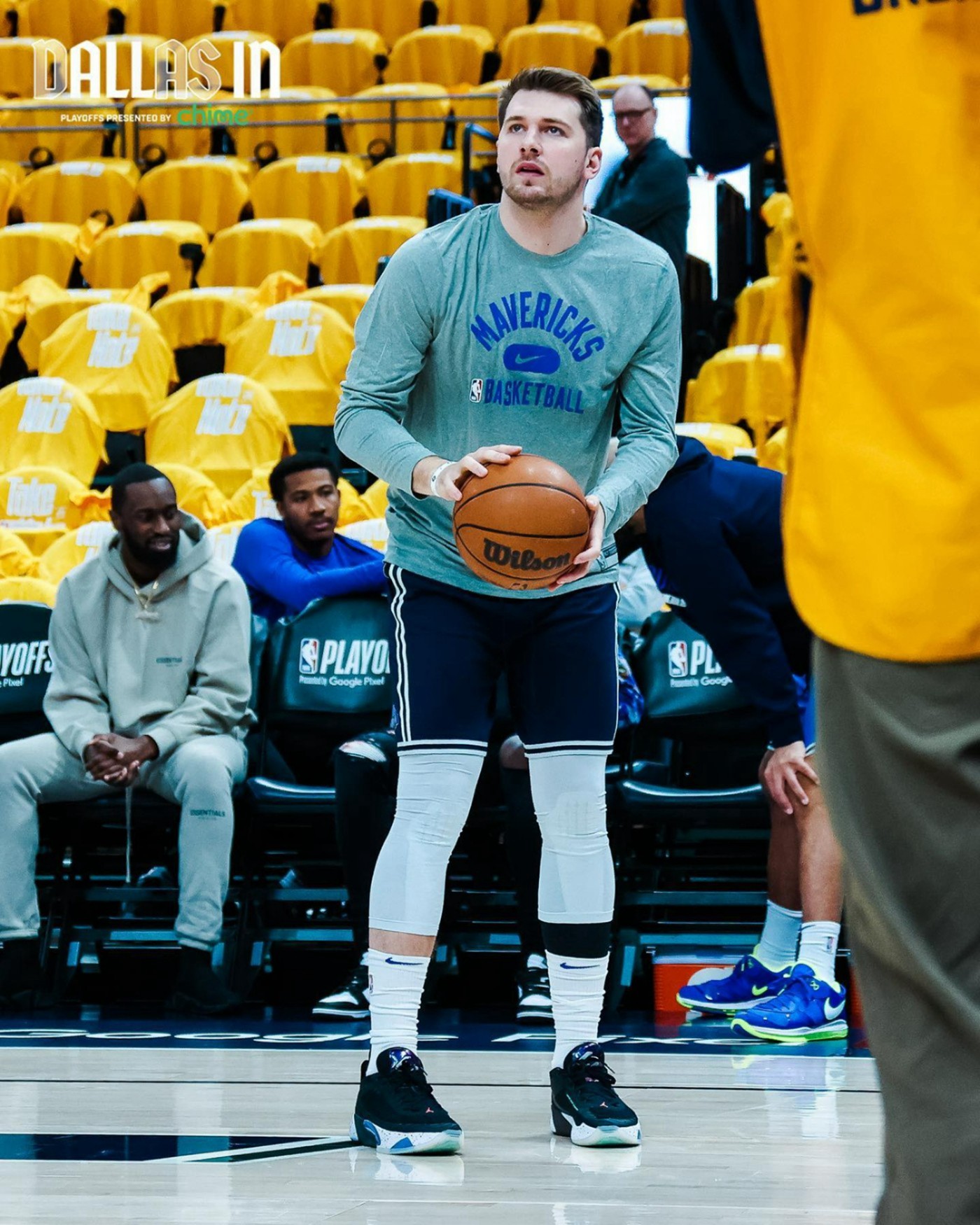 东契奇上脚全新配色签名鞋!网友:这颜值爱了!__财经头条