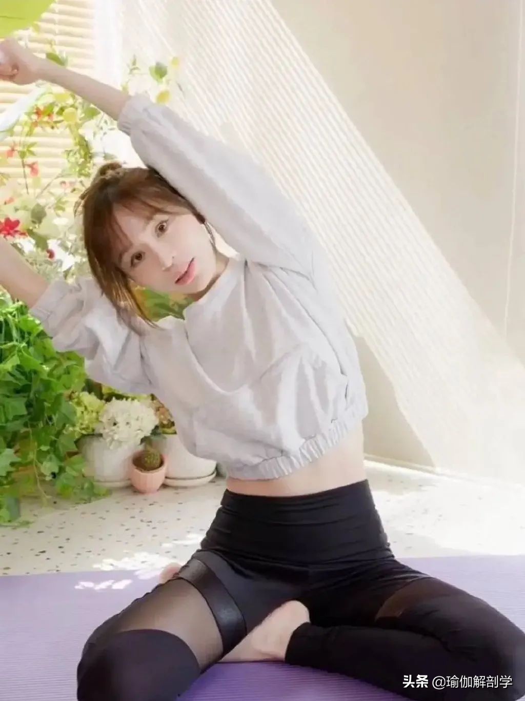甜心教主"王心凌"练瑜伽普拉提,39岁依然少女感满满__财经头条