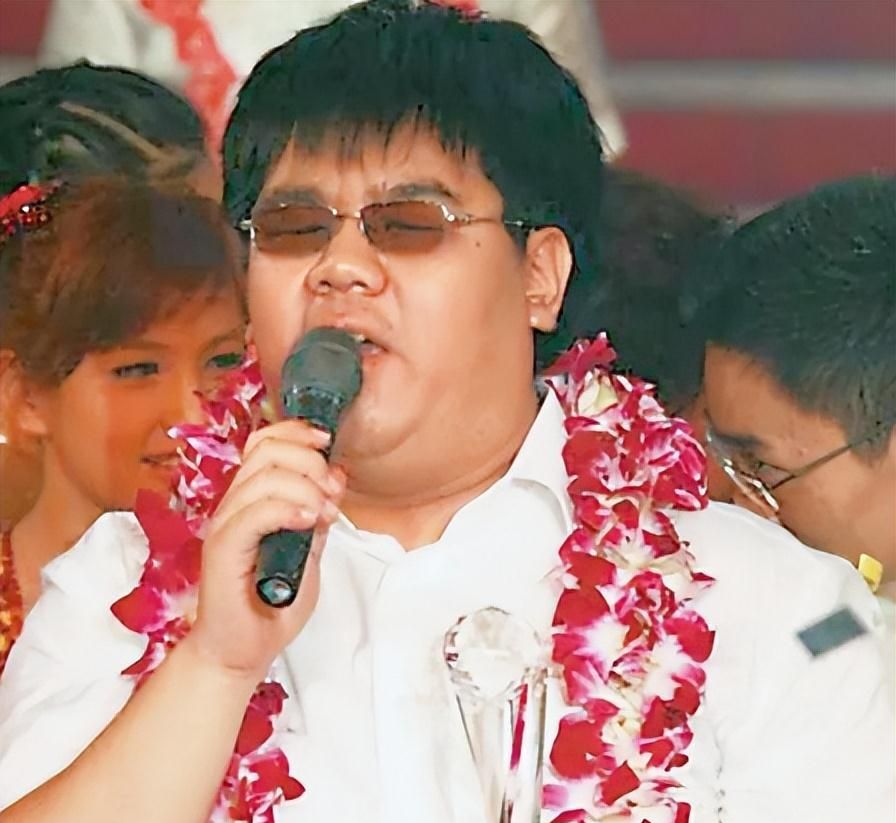 盲人歌手杨光为何不红了看他做过的那些事就不奇怪了