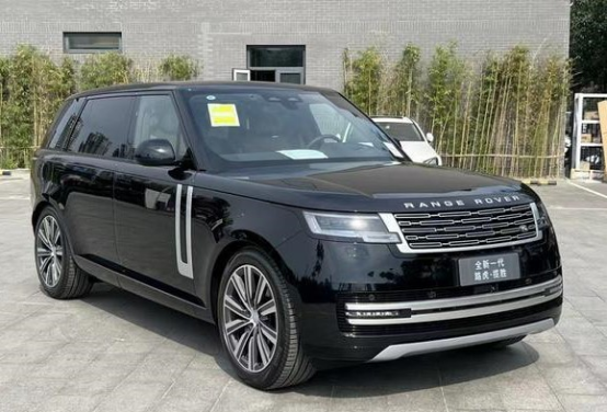 长轴距七座布局全新路虎揽胜实车曝光