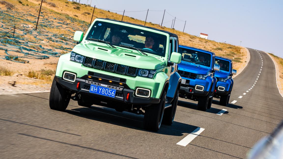 素车登顶"沙海珠峰",bj40刀锋柴油版挑战别人眼中"不可能"-新浪汽车