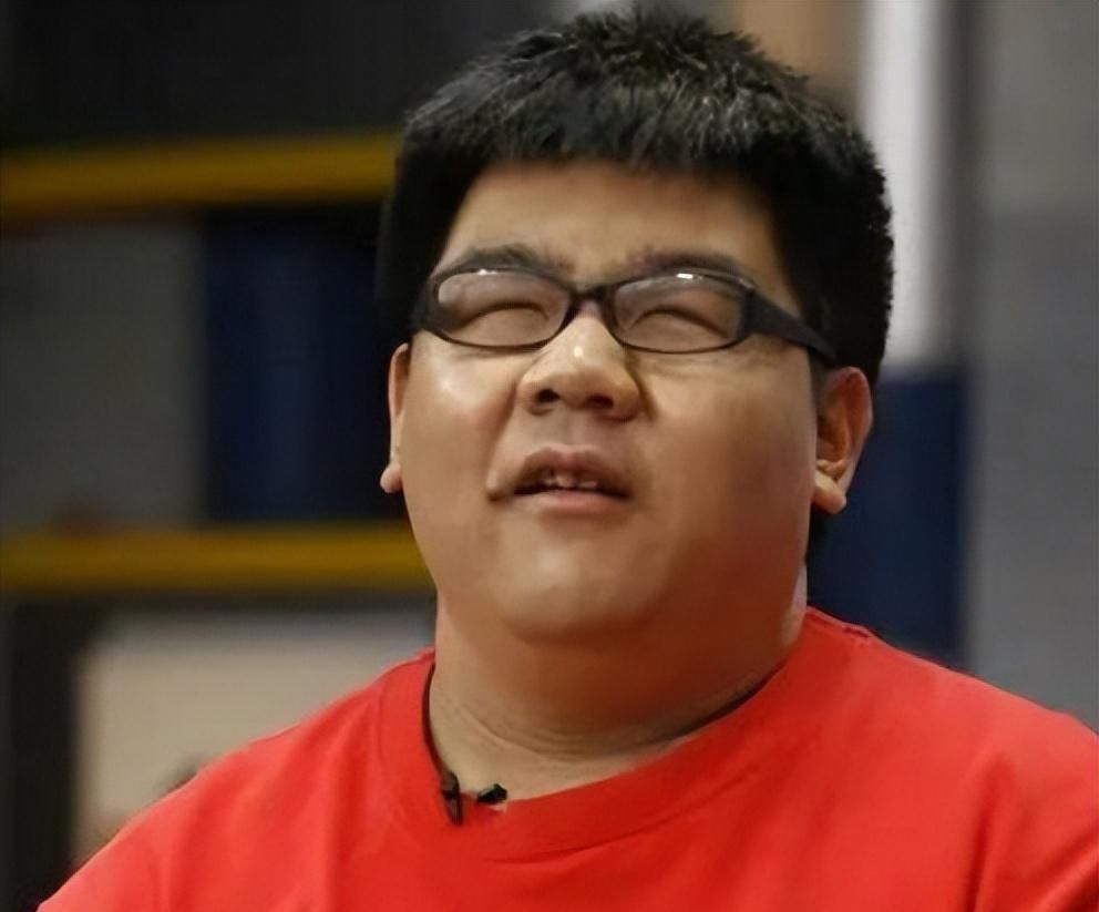 盲人歌手杨光为何不红了看他做过的那些事就不奇怪了