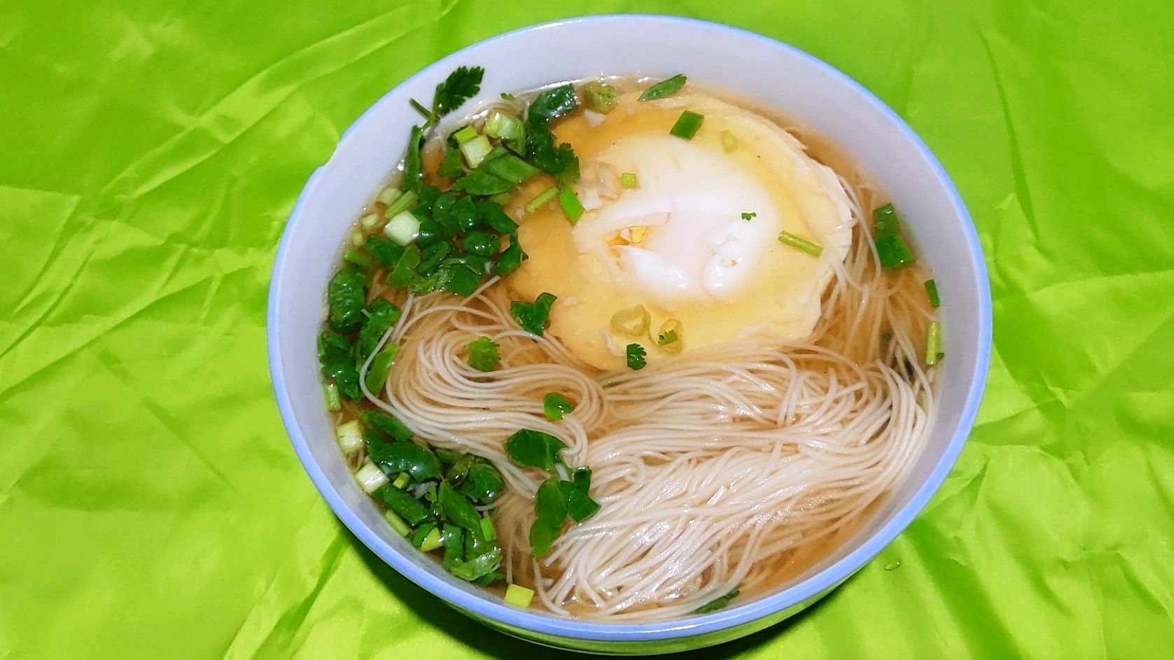 美味的麻油鸡蛋面线