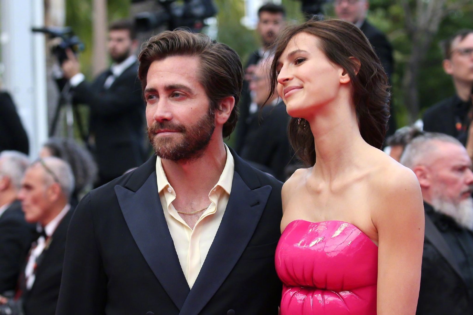 杰克·吉伦哈尔和女友jeanne cadieu的红唇长裙