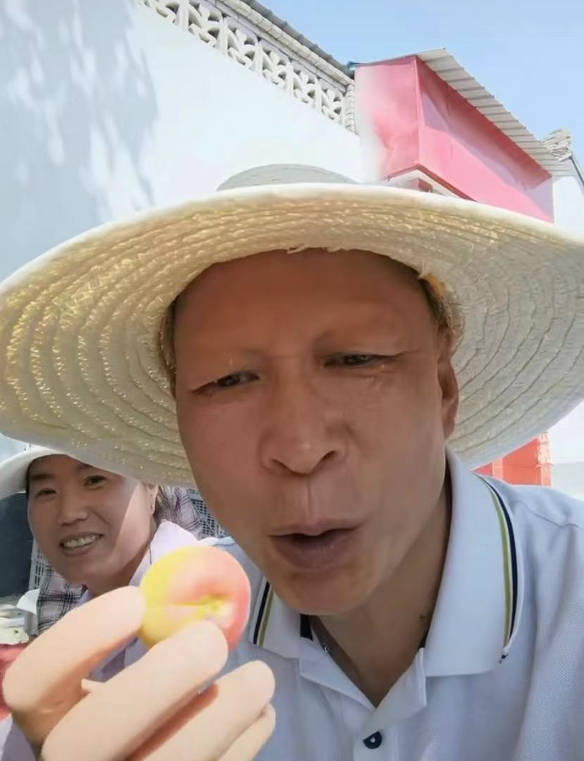 演恶人无数被称为"丑星",可老婆很漂亮|李明|恶人|摆摊_新浪新闻