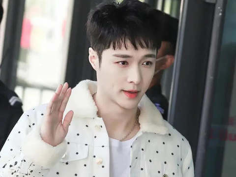 明星"妹妹头"太可爱!李现酷似樱桃小丸子,看到肖战瞬间被惊艳