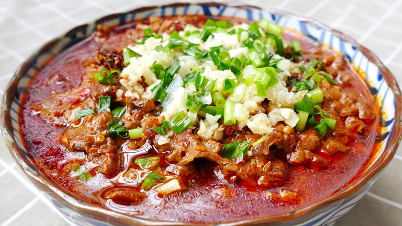 香辣过瘾的水煮牛肉美味营养又下饭做法简单易学