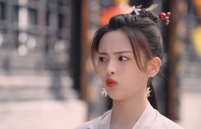 《说英雄》开播引差评，杨超越用力过猛，全程咋咋呼呼，台词硬挤休闲区蓝鸢梦想 - Www.slyday.coM