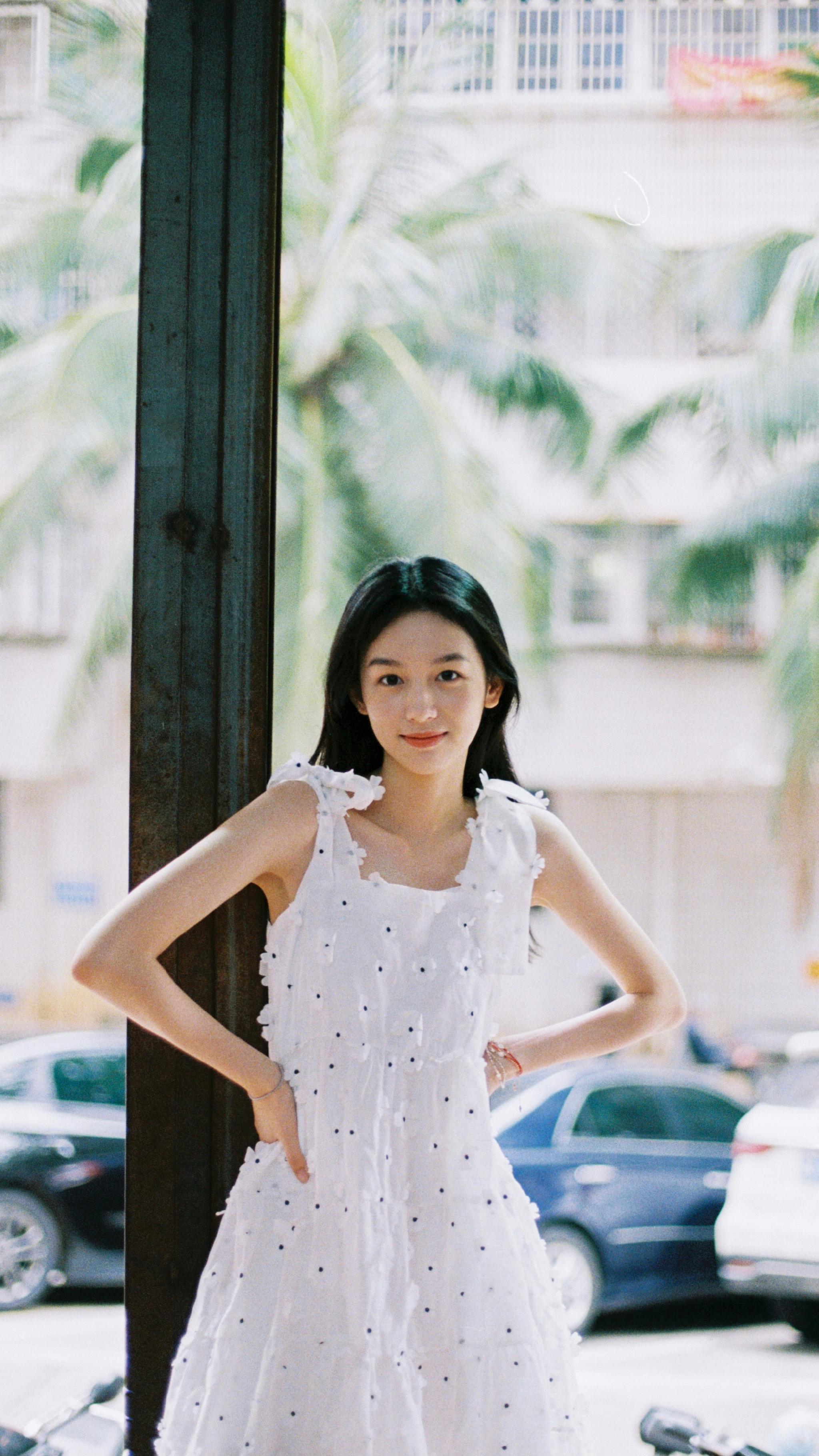 「五月的天 刚诞生的夏天」 初夏 绿荫 长裙 和可爱的女孩子