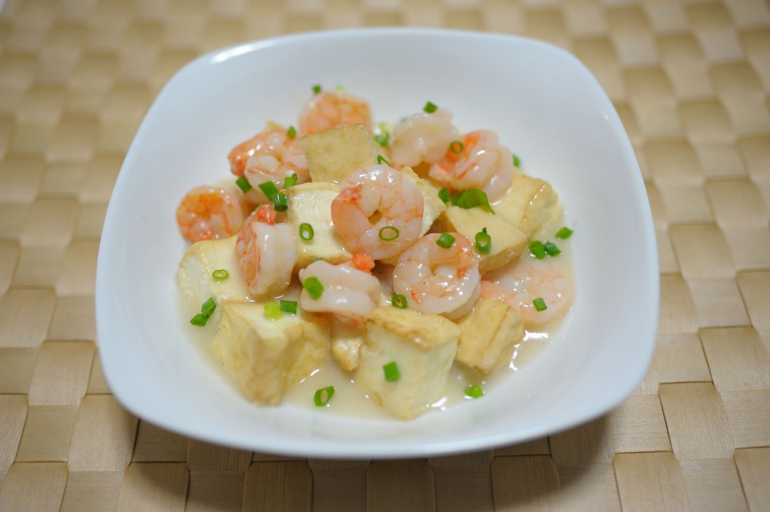 美味的上汤虾仁豆腐