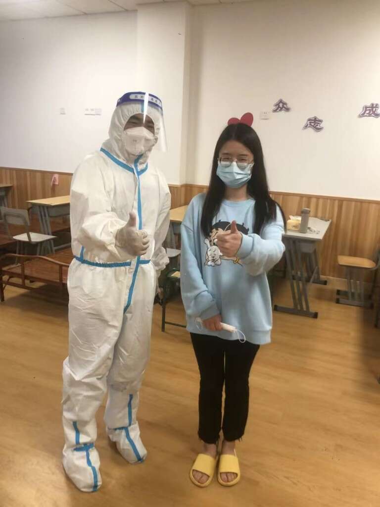 山西大学生在沪感染新冠出舱，在中转站论文答辩，如今抢票返乡休闲区蓝鸢梦想 - Www.slyday.coM