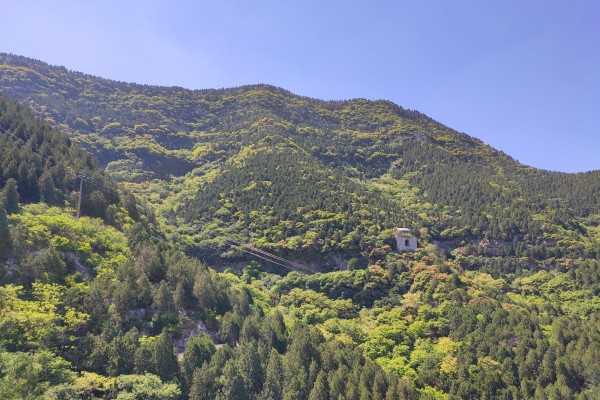 玉函山游记石抱槐香萦古寺荔珠泉碧鉴禅身