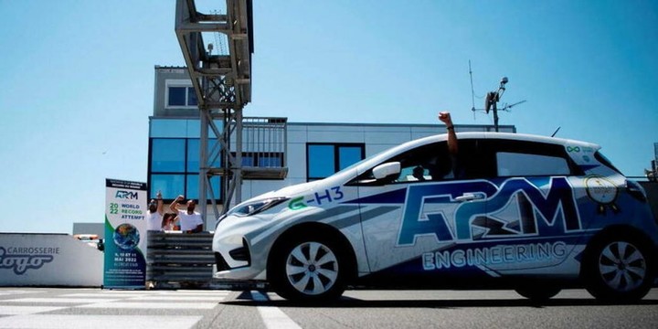 三天行驶超 2000 公里的车，用的竟是「粪肥」燃料休闲区蓝鸢梦想 - Www.slyday.coM