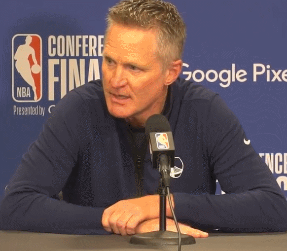 美国小学枪击案致21死，NBA勇士队主教练暴怒拍桌：我们何时才能做些什么？休闲区蓝鸢梦想 - Www.slyday.coM