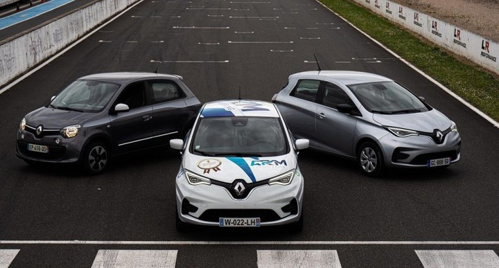 三天行驶超 2000 公里的车，用的竟是「粪肥」燃料休闲区蓝鸢梦想 - Www.slyday.coM