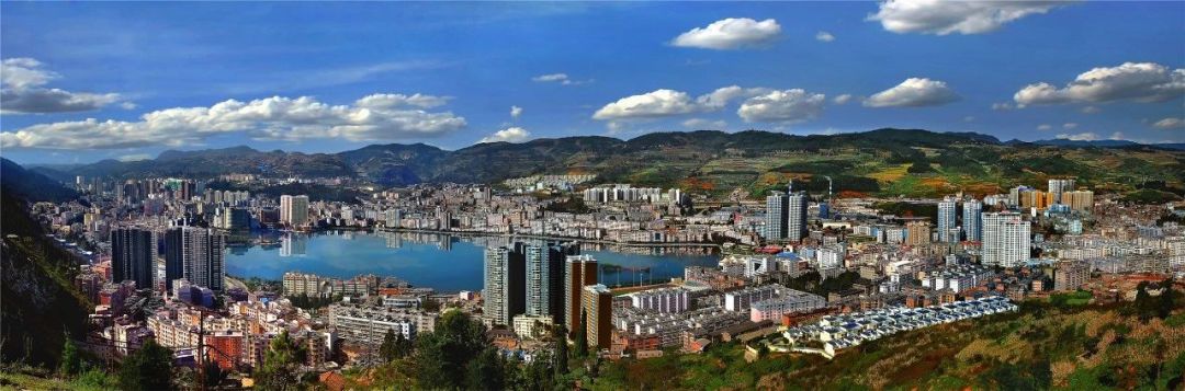 近年来,个旧市经济社会发展迈出坚实步伐,先后获得"国家卫生城市""