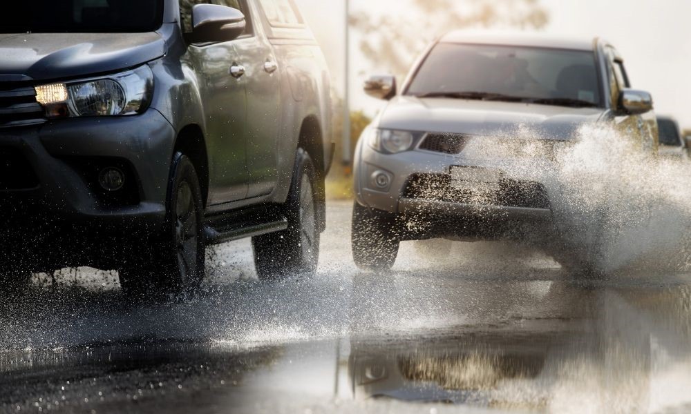 雨天驾车过滑做好这4点雨天行车更安全